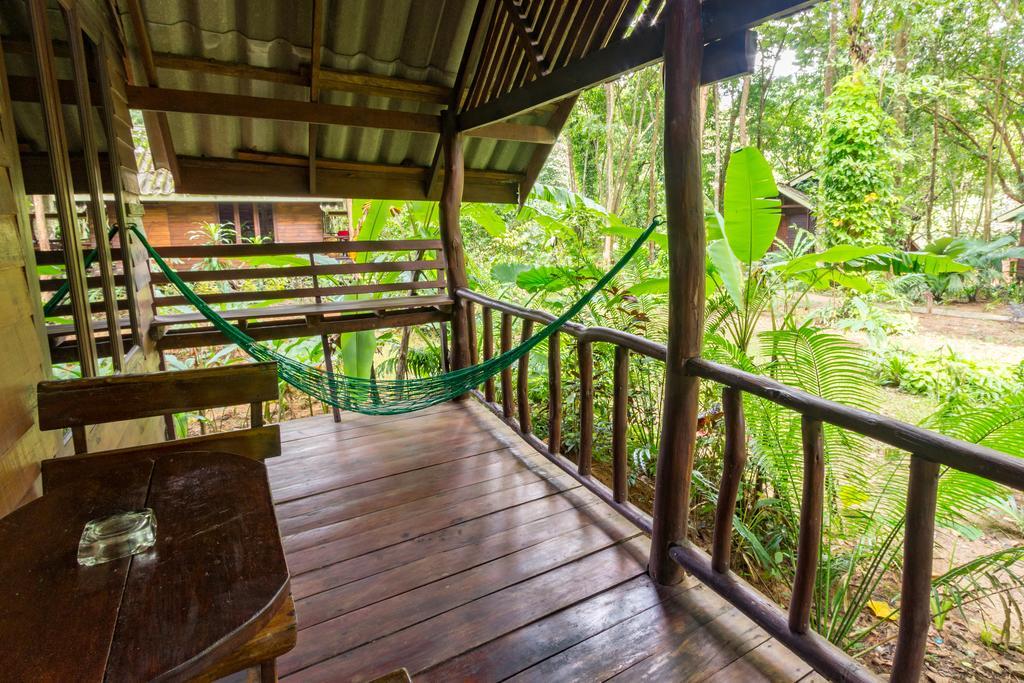 Khao Sok Riverside Cottages Khao Sok National Park 外观 照片