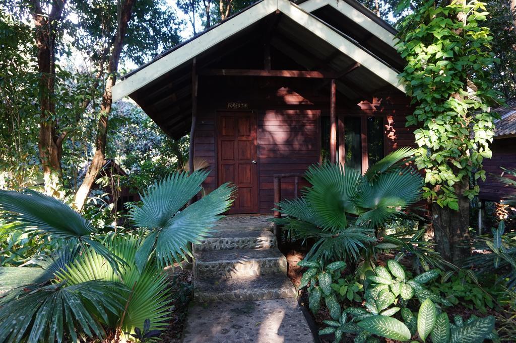 Khao Sok Riverside Cottages Khao Sok National Park 外观 照片